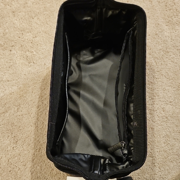 BEIS Dopp Kit - Picture 10 of 12